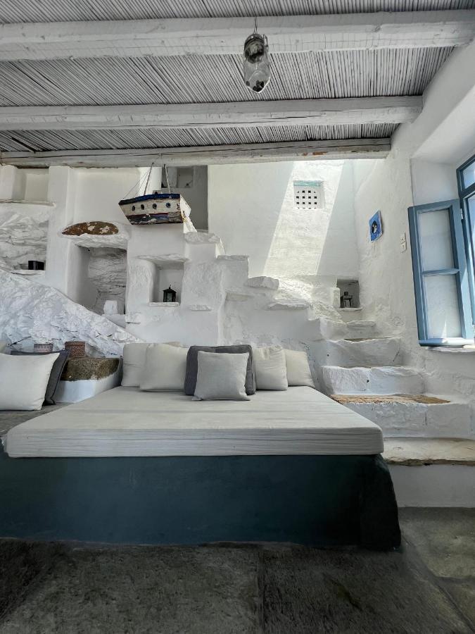 Windhouses Serifos Exterior photo